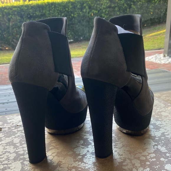 CASADEI FABULOUS grey suede platform boots. Size 8 1/2 - Picture 6 of 16